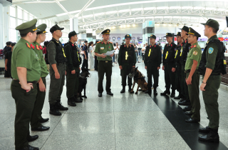Công an Cảng hàng không quốc tế Nội Bài những ngày tất bật phục vụ Đại lễ A80