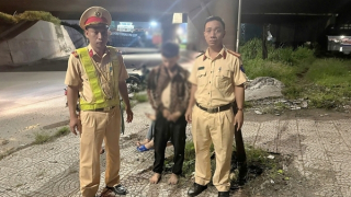 Công an kịp thời cứu nam thanh niên nhảy sông Đồng Nai tự tử