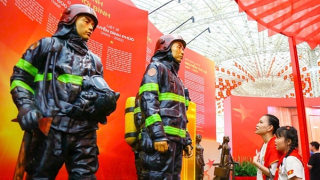 Cụm tượng Anh hùng Liệt sĩ Công an tại Triển lãm thành tựu đất nước: Điểm nhấn nhiều xúc cảm