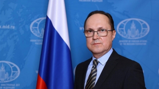 Đại sứ Gennady Bezdetko cảm động trước sự chào đón của người Việt với đoàn diễu binh Nga