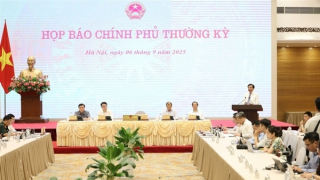 Giải pháp bình ổn giá vàng; phát triển giáo dục trong tình hình mới