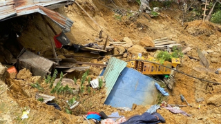 Nhiều nhà dân bị sạt lở trong đêm, thiệt hại hàng trăm triệu đồng
