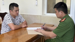 Công an xã vận động đối tượng bị truy nã đặc biệt ra đầu thú