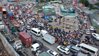 Tổ phản ứng nhanh chưa thể kiềm chế kẹt xe nghiêm trọng tại nút giao thông An Phú?