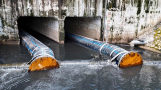 Hiện tượng sông Tô Lịch trở lại màu đen ô nhiễm chỉ là tạm thời