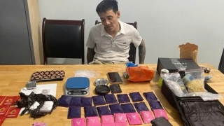 Tạm giam 4 đối tượng mua bán số lượng lớn ma túy ở Hà Nội