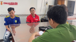 Bắt 2 đối tượng tàng trữ “hàng đá”, lòi 14 xe mô tô nghi bị trộm