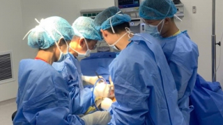 Cấp cứu người đàn ông có trái tim bên phải