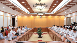 Bộ Chính trị cho ý kiến về công tác chuẩn bị Đại hội Đảng bộ tỉnh Cà Mau và Hưng Yên