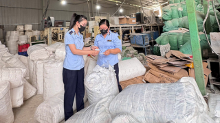 Phát hiện cơ sở sản xuất bỉm và băng vệ sinh giả nhãn hiệu nổi tiếng