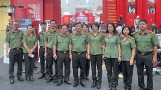 Đoàn đại biểu Cục Truyền thông CAND tham quan Triển lãm 80 năm thành tựu đất nước