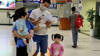 Trẻ em gặp nhiều nguy cơ mắc bệnh tật bởi hút thuốc lá thụ động