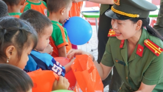 Nhiều hoạt động nhân văn của Công an Quảng Trị đồng hành cùng học sinh