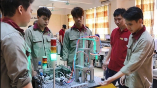 Khơi thông nguồn nhân lực - Chìa khóa phát triển công nghiệp chủ lực Hà Nội