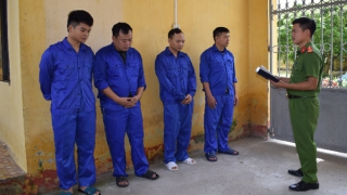 Bốn đối tượng dàn cảnh mua bán tiền điện tử rồi cướp 3 tỷ đồng