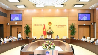 Kỳ họp Quốc hội thứ 10 xem xét công tác nhân sự, làm việc trong 42 ngày