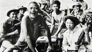 O Thu - người chèo đò qua dòng sông “mưa đỏ” Thạch Hãn