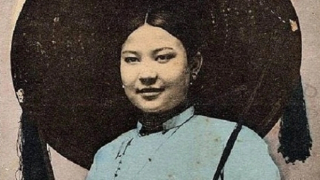 Bạn lan ôm gối nhà vua