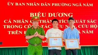 Khen thưởng 2 thanh niên dũng cảm cứu người bị đuối nước