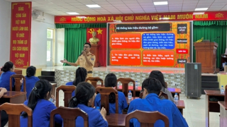 Đa dạng các hình thức tuyên truyền pháp luật giao thông cho lứa tuổi học sinh