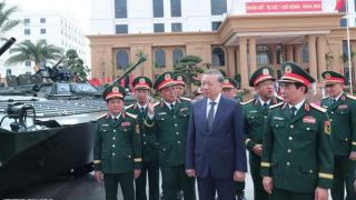 Đẩy mạnh phát triển công nghiệp quốc phòng theo hướng chủ động, tự lực, tự cường, lưỡng dụng, hiện đại