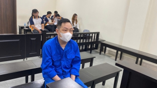 Nhờ làm giấy tờ hai xe sang, người đàn ông bị lừa 5,4 tỷ đồng