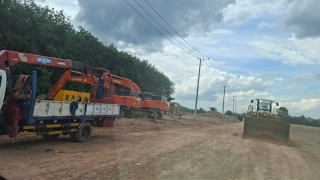 Cấp Giấy phép khai thác đá nhưng cho phép tận thu cả đất, cát san lấp?