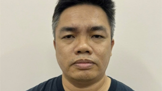 Bắt tạm giam đối tượng lừa đảo bằng chiêu “rút tiền thẻ tín dụng sinh lời cao”