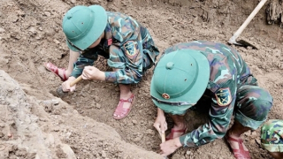 Tìm thấy hai bộ hài cốt liệt sĩ trong khuôn viên Chứng tích trường Bồ Đề - Thành cổ Quảng Trị