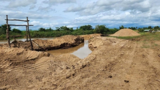 Gia Lai yêu cầu tạm dừng khai thác 9 mỏ cát sông