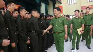 428 học viên của Trường Đại học ANND và CSND tham gia huấn luyện đầu khoá