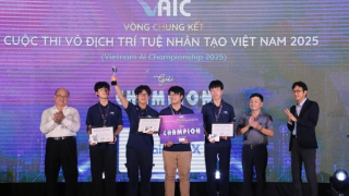 Trường THPT chuyên Hà Nội-Amsterdam giành giải Đặc biệt cuộc thi "Vô địch Trí tuệ nhân tạo Việt Nam" 2025
