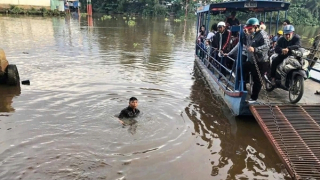 Thành viên lực lượng an ninh cơ sở dũng cảm cứu người đuối nước