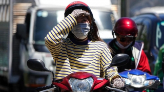 Miền Bắc nắng nóng, cả nước có mưa dông