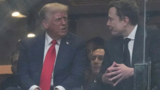 Tổng thống Trump xuất hiện cạnh tỉ phú Elon Musk sau xung đột