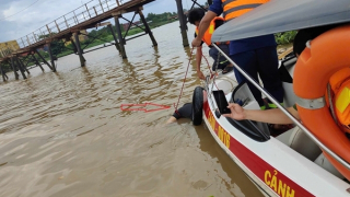 Tìm thấy thi thể nạn nhân và chiếc ô tô bị nước cuốn trôi