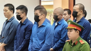 “Nhận quà” là súng đạn, Bình "Kiểm" và đồng phạm ra tòa