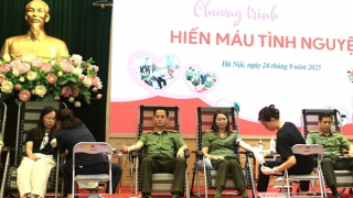 Cán bộ chiến sỹ Cụm thi đua số 7 sôi nổi hiến máu tình nguyện