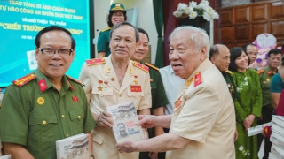 “Chiến trường và quê hương” của lão tướng U100