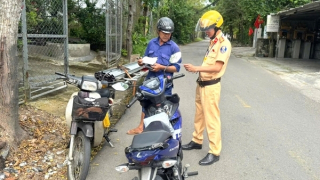 CSGT TP Huế xử lý hàng loạt “hung thần” xe ba bánh, kéo đẩy tự chế