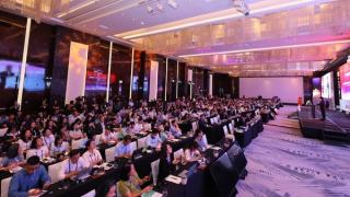 Đột phá chuyển đổi số ngành ngân hàng: Dữ liệu là nền tảng, khách hàng là trung tâm”