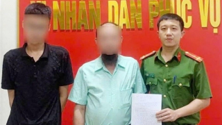 Chặn xe khách, giải cứu nam sinh lớp 10 bị dụ dỗ sang Campuchia