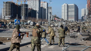 Phao cứu sinh hay ngòi nổ toàn cầu?