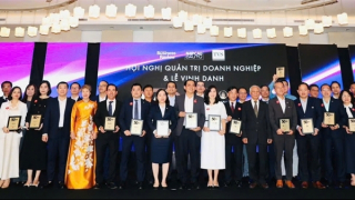 Bảo Việt tiếp tục được vinh danh trong Top 50 Công ty kinh doanh hiệu quả nhất Việt Nam 2025