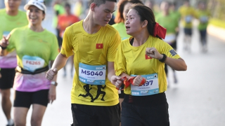 Hơn 330 vận động viên khiếm thị tham gia giải chạy “Run For Love 2025”