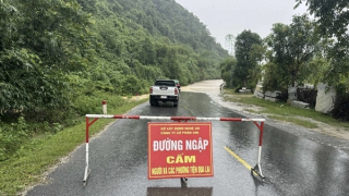 Thiệt hại ban đầu trên hệ thống giao thông do bão số 10 gây ra