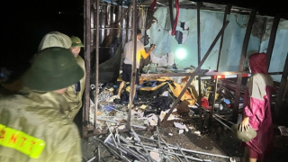 Bão số 10 càn quét qua Hà Tĩnh: Cột điện đổ, nhiều nhà dân tốc mái