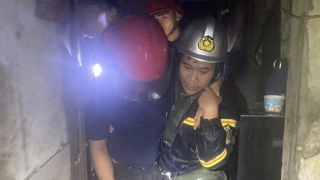 Công an Nghệ An xuyên đêm cứu nhiều người dân gặp nạn trong bão số10