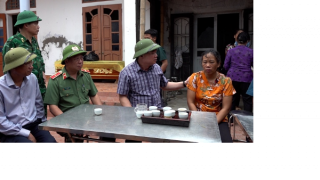 Thăm hỏi, động viên, hỗ trợ người dân Thái Thụy thiệt hại nặng nề sau bão