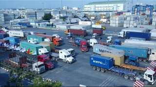 Giảm ô nhiễm do xả thải từ phương tiện giao thông không chỉ là việc lập vùng “xanh”